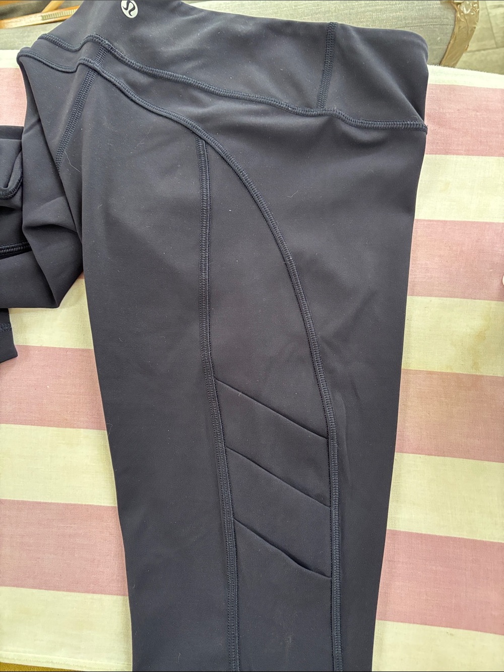 Lululemon Navy Active Leggings - Picture 4 of 5
